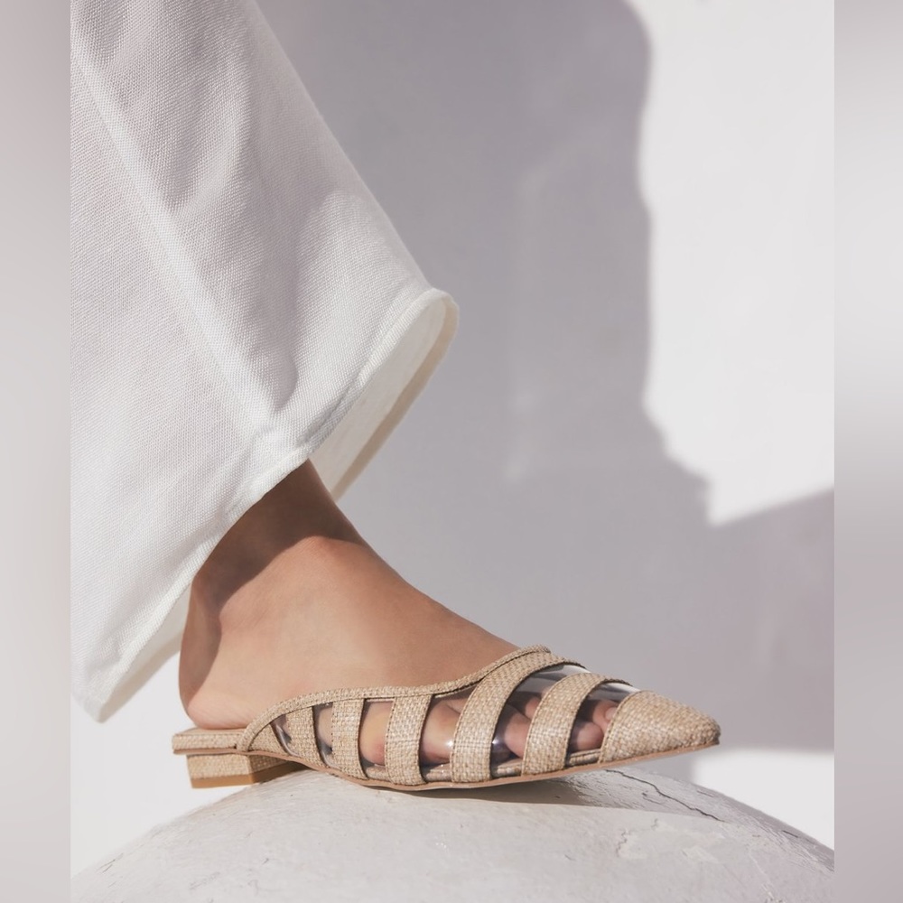 Cult Gaia Femi Raffia Flats in Natural Size 7